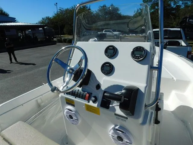 Slide: The Image of Key West 1720 Center Console 2025 - 10