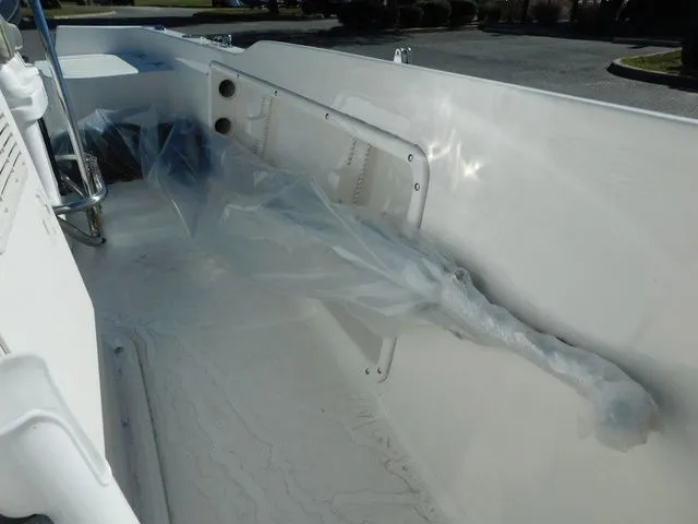 Slide: The Image of Key West 1720 Center Console 2025 - 14