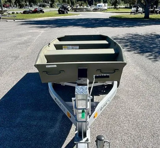 Slide: The Image of Tracker Grizzly® 1236 Jon 2024 - 3