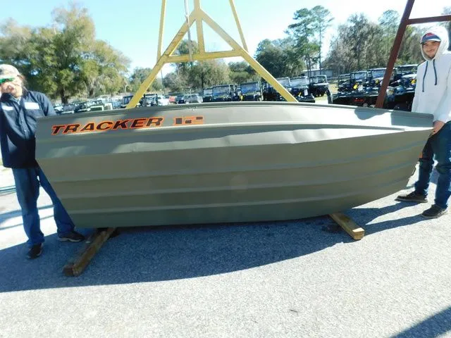 Slide: The Image of Tracker Grizzly® 1236 Jon 2024 - 5