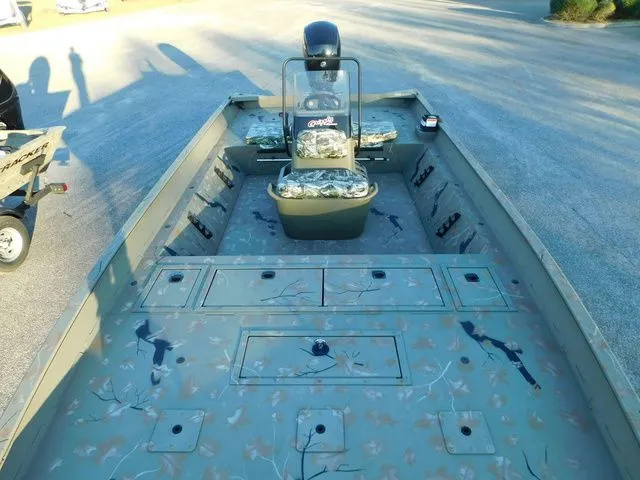 Slide: The Image of Tracker Grizzly 2072 CC 2024 - 9