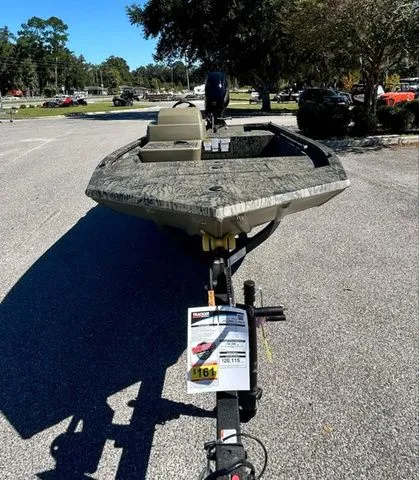 Slide: The Image of Tracker Grizzly 1648 SC 2026 - 3