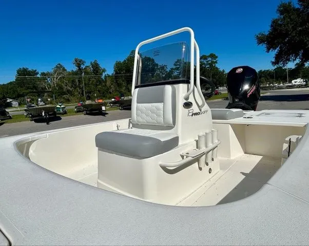 Slide: The Image of Mako 18 Pro Skiff 2026 - 10