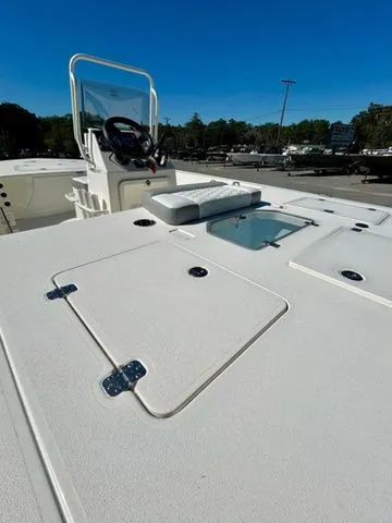 Slide: The Image of Mako 18 Pro Skiff 2026 - 12