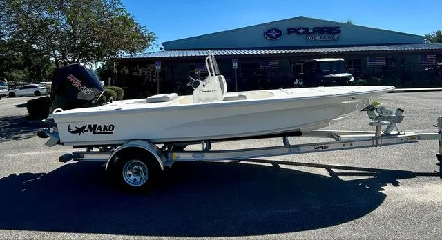 Slide: The Image of Mako 18 Pro Skiff 2026 - 5