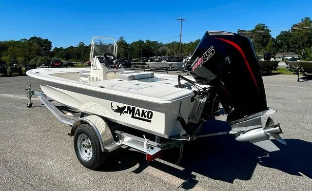 Slide: The Image of Mako 18 Pro Skiff 2026 - 8