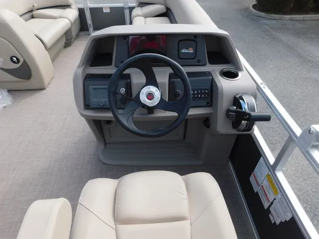 Slide: The Image of Sun Tracker Party Barge 18 DLX 2024 - 10