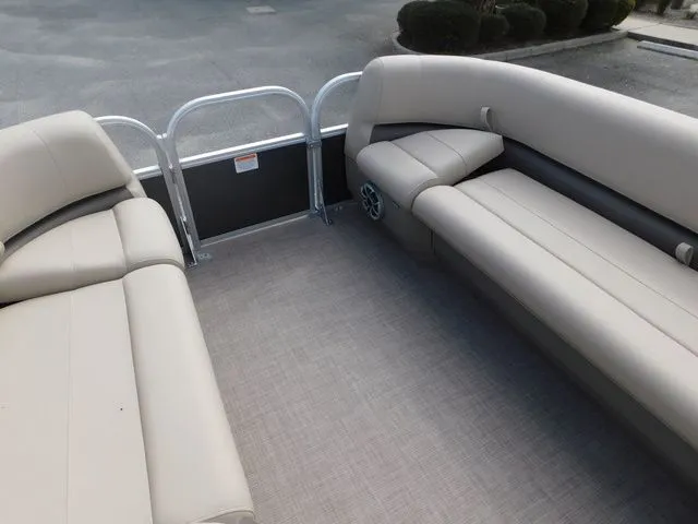 Slide: The Image of Sun Tracker Party Barge 18 DLX 2024 - 12