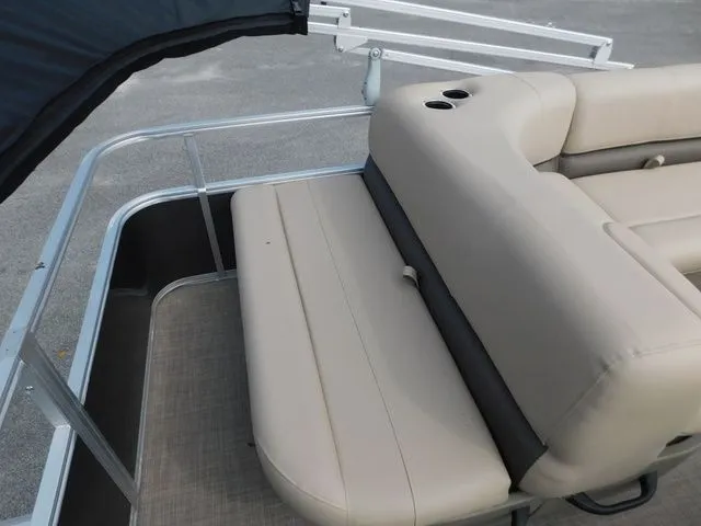 Slide: The Image of Sun Tracker Party Barge 18 DLX 2024 - 9