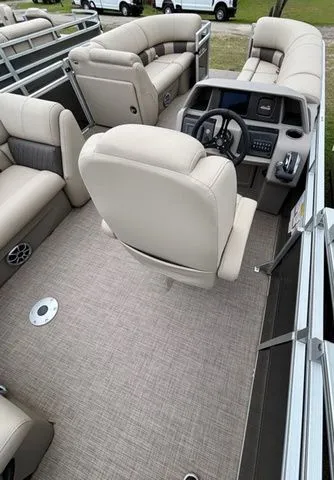 Slide: The Image of Sun Tracker Party Barge 20 DLX 2024 - 4