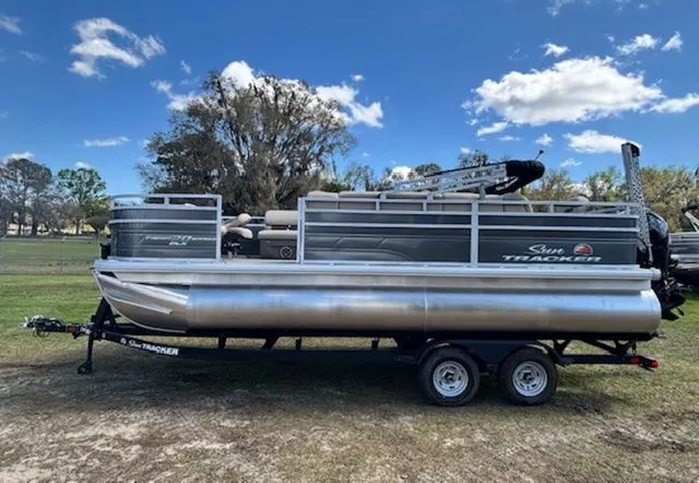 Slide: The Image of Sun Tracker Fishin' Barge 20 DLX 2025 - 5