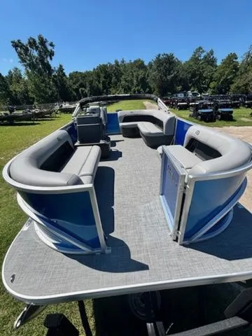 Slide: The Image of Sun Tracker Party Barge 16 DLX 2026 - 3