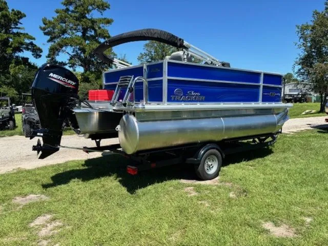 Slide: The Image of Sun Tracker Party Barge 16 DLX 2026 - 7