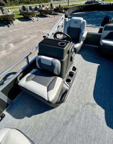 Slide: The Image of Sun Tracker Bass Buggy 16 XL Select 2026 - 12