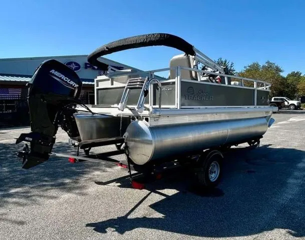 Slide: The Image of Sun Tracker Bass Buggy 16 XL Select 2026 - 6