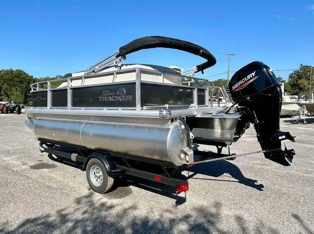 Slide: The Image of Sun Tracker Bass Buggy 16 XL Select 2026 - 8