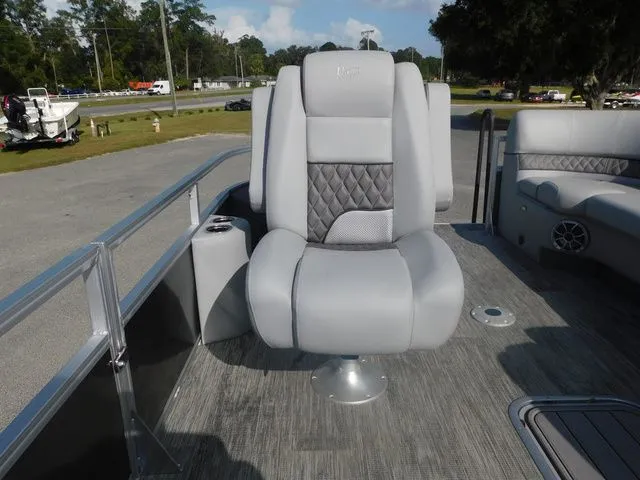 Slide: The Image of Ranger 223FC 2024 - 11