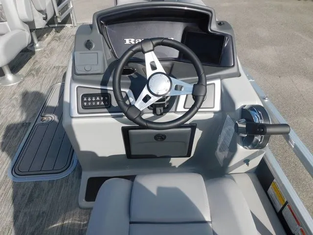 Slide: The Image of Ranger 223FC 2024 - 8