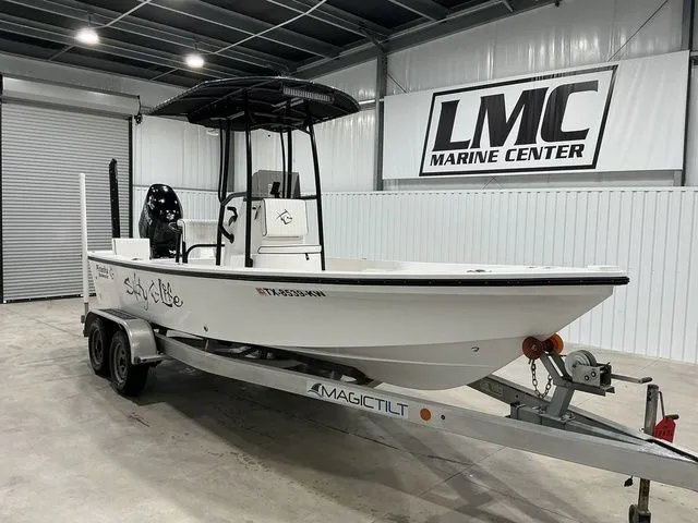 Slide: The Image of Piranha B2200 2023 - 10