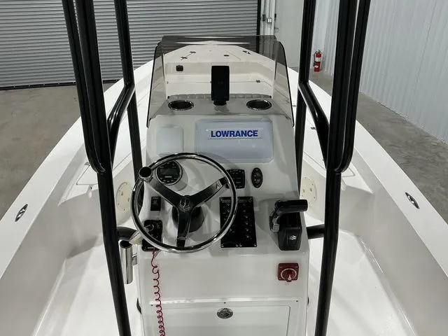 Slide: The Image of Piranha B2200 2023 - 12