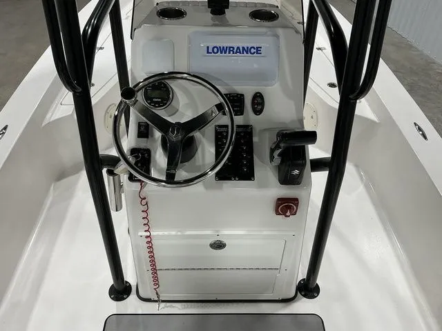 Slide: The Image of Piranha B2200 2023 - 13