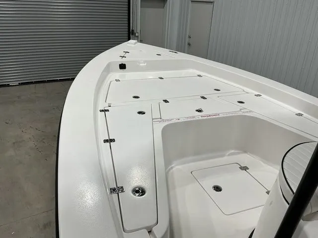 Slide: The Image of Piranha B2200 2023 - 16