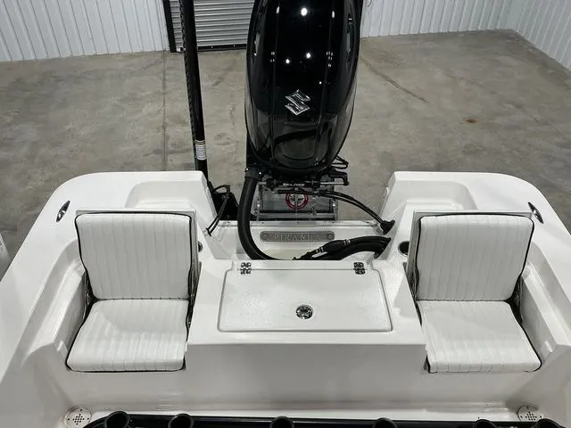 Slide: The Image of Piranha B2200 2023 - 20