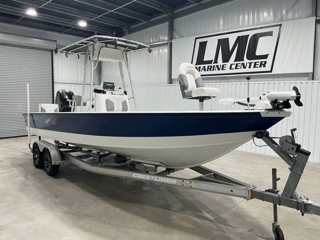 Slide: The Image of Crestliner 2200 BAY T TOP 150 HP 2018 - 10