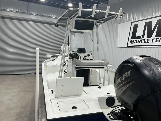 Slide: The Image of Crestliner 2200 BAY T TOP 150 HP 2018 - 18