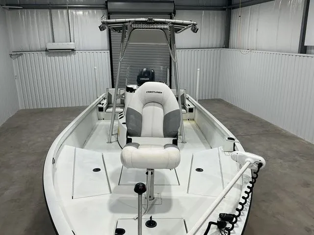 Slide: The Image of Crestliner 2200 BAY T TOP 150 HP 2018 - 6