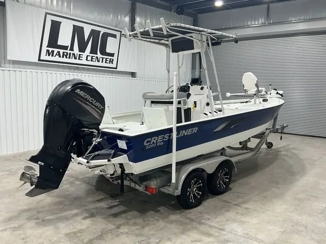Slide: The Image of Crestliner 2200 BAY T TOP 150 HP 2018 - 7