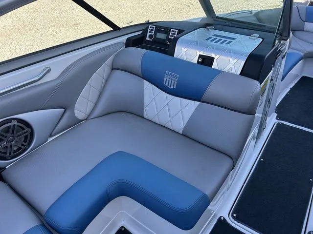 Slide: The Image of MasterCraft X-45 2012 - 17