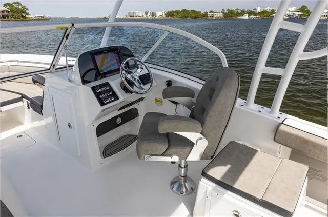 Slide: The Image of Sea Pro 240 DLX DC W/300HP 2025 - 3