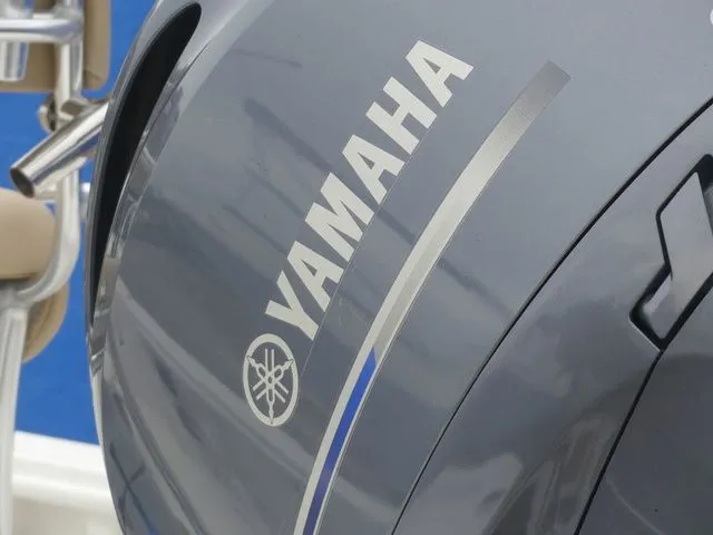 Slide: The Image of NauticStar 215 XTS 2019 - 10