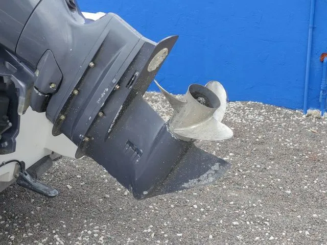 Slide: The Image of NauticStar 215 XTS 2019 - 11