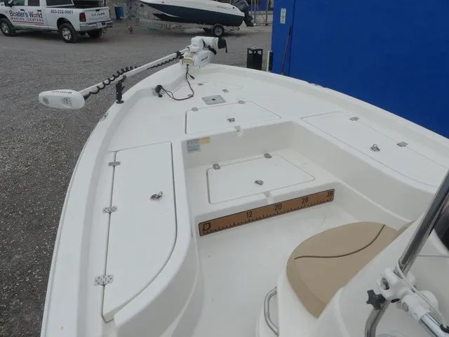 Slide: The Image of NauticStar 215 XTS 2019 - 12