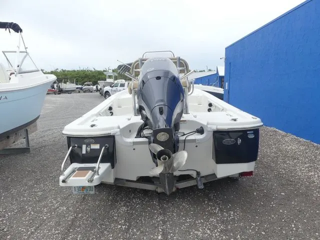 Slide: The Image of NauticStar 215 XTS 2019 - 5