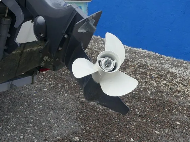 Slide: The Image of NauticStar 193 SC 2022 - 11