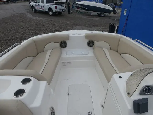 Slide: The Image of NauticStar 193 SC 2022 - 12