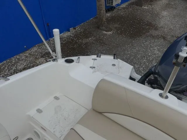 Slide: The Image of NauticStar 193 SC 2022 - 16