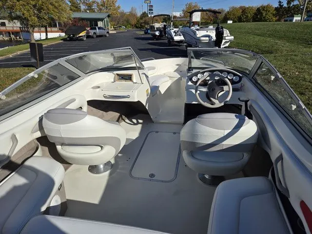 Slide: The Image of Stingray 195 LR 2005 - 11