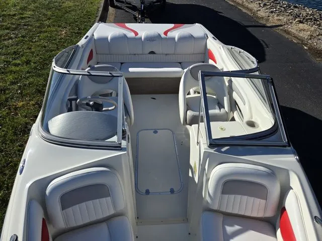 Slide: The Image of Stingray 195 LR 2005 - 20