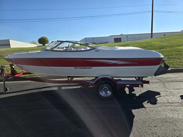 Slide: The Image of Stingray 195 LR 2005 - 5