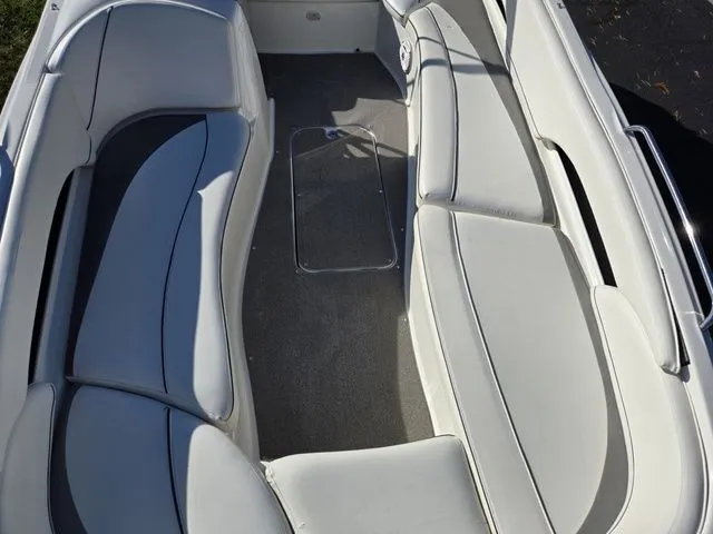 Slide: The Image of Bayliner 197 Deck Boat 2011 - 17