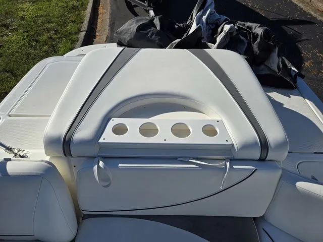 Slide: The Image of Bayliner 197 Deck Boat 2011 - 21