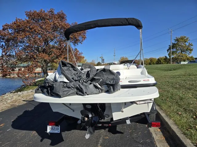 Slide: The Image of Bayliner 197 Deck Boat 2011 - 3