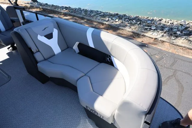 Slide: The Image of Evotti 521 CS 2026 - 15