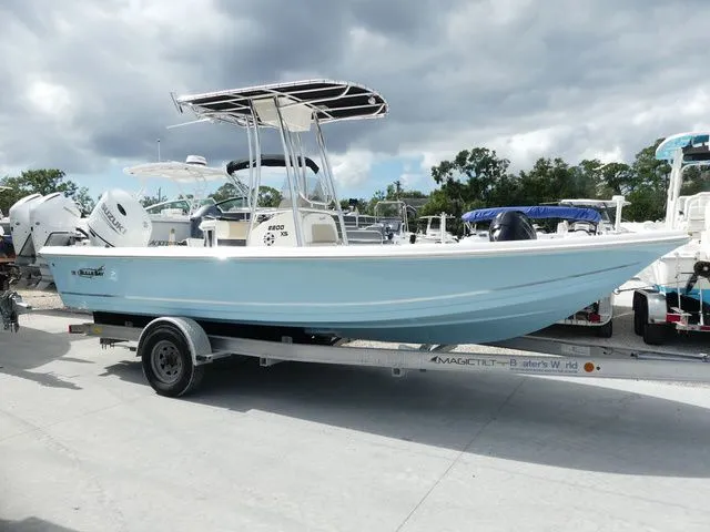 Slide: The Image of Bulls Bay 2200 XS 2026 - 3