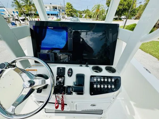 Slide: The Image of NauticStar 265 XTS 2018 - 11