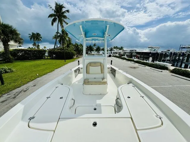 Slide: The Image of NauticStar 265 XTS 2018 - 17